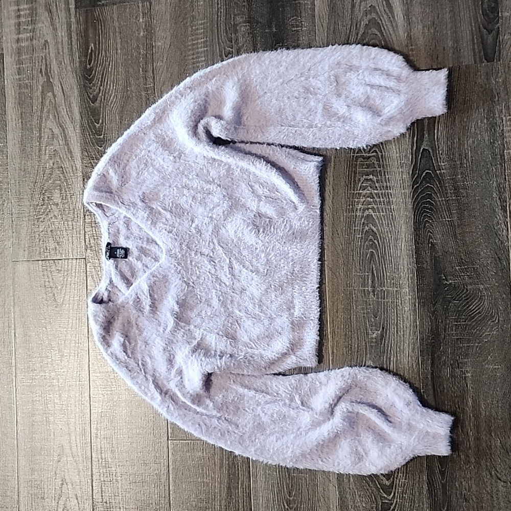 ❄️ Rue 21 cropped Balloon sleeve Sweater ❄️